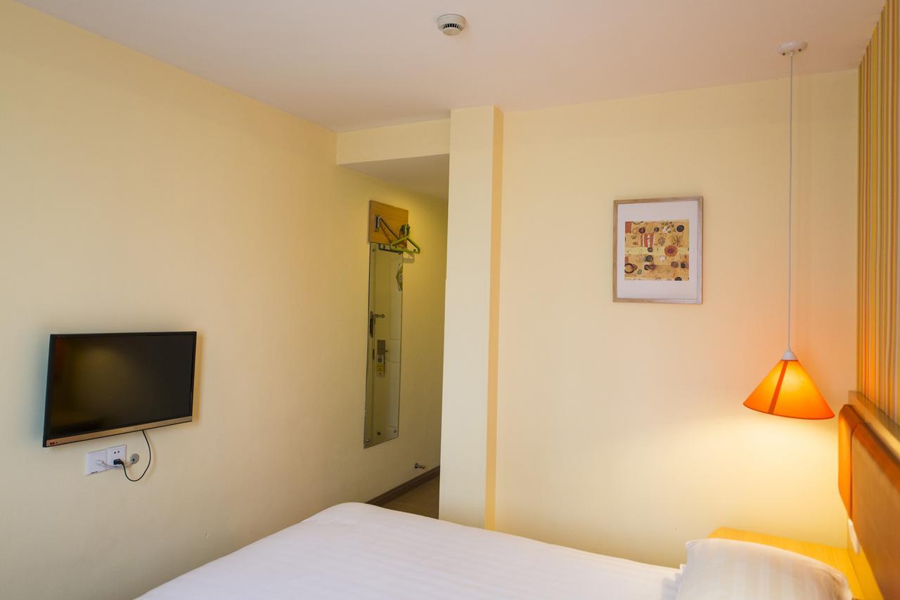 Home Inn Shanghai Daning International Guangzhong Road Circus City Extérieur photo